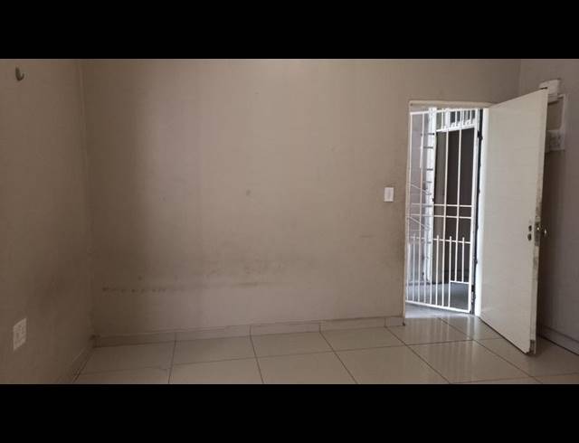 4 BEDROOM HOUSE FOR SALE IN KENILWORTH